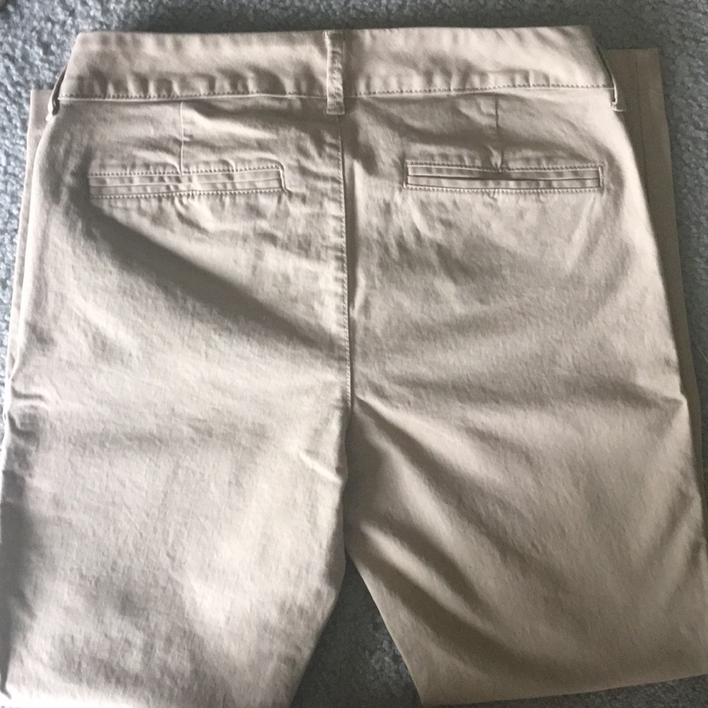 Size 4 regular Old Navy Pixie Chino pants